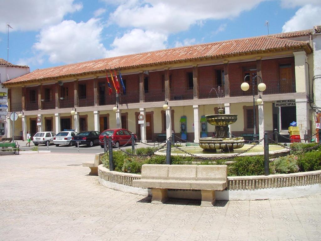 Hostal Gastrobar Carmelo Villarejo de Salvanés Kültér fotó