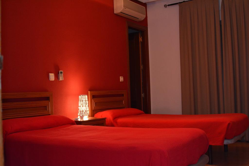 Hostal Gastrobar Carmelo Villarejo de Salvanés Kültér fotó