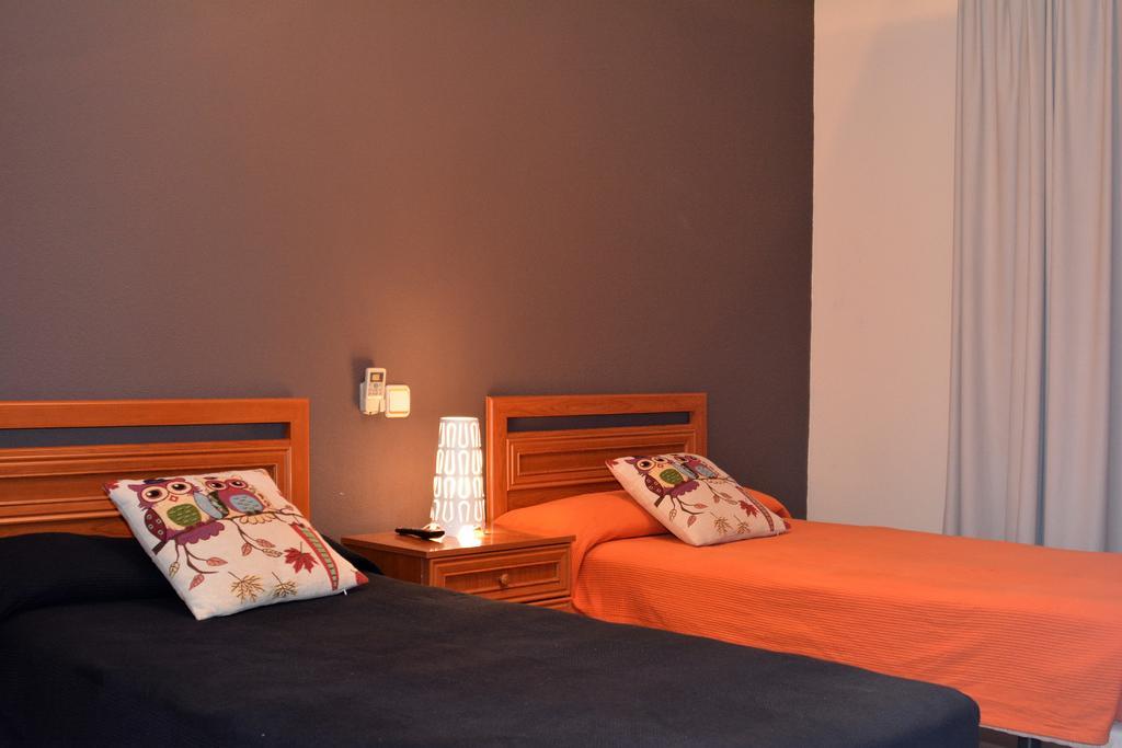 Hostal Gastrobar Carmelo Villarejo de Salvanés Kültér fotó